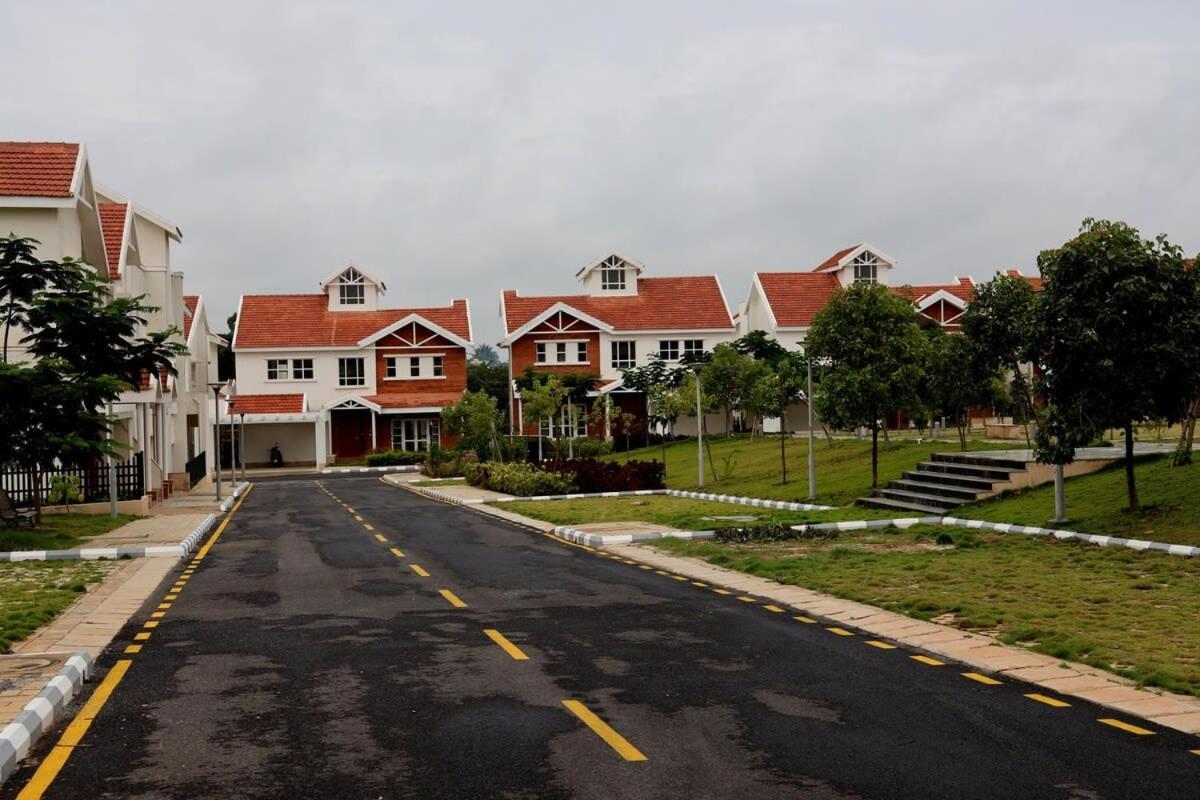Welcome To Serenity-Luxury Villa At Prestige Augusta Golf Village Bangalore Exterior foto