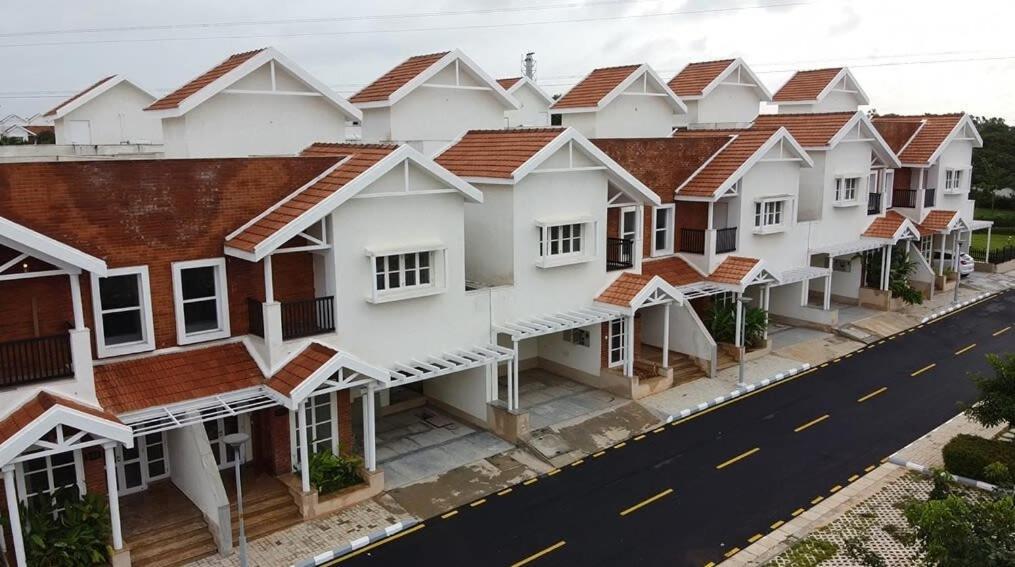 Welcome To Serenity-Luxury Villa At Prestige Augusta Golf Village Bangalore Exterior foto
