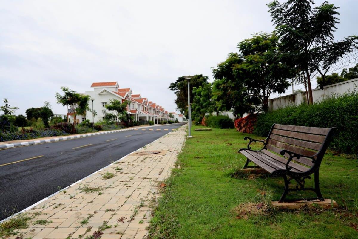 Welcome To Serenity-Luxury Villa At Prestige Augusta Golf Village Bangalore Exterior foto